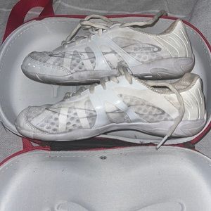 Nfinity Vengeance Cheer Shoe Size 7 - Uses